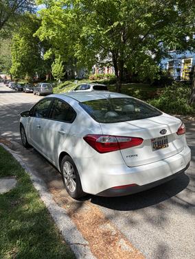 White 2014 Kia Forte LX