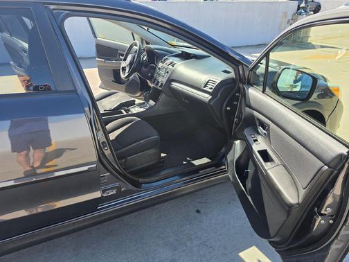 Gray 2014 Subaru XV Crosstrek 2.0i Premium