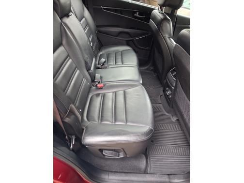 Red 2016 Kia Sorento SX