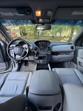 Silver 2014 Honda Pilot Touring