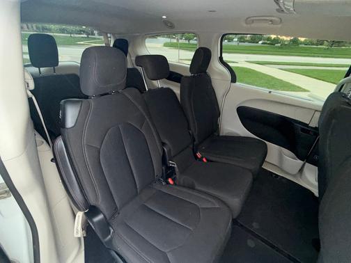 White 2018 Chrysler Pacifica Touring Plus