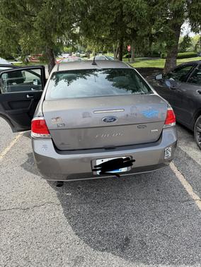Gray 2011 Ford Focus SEL