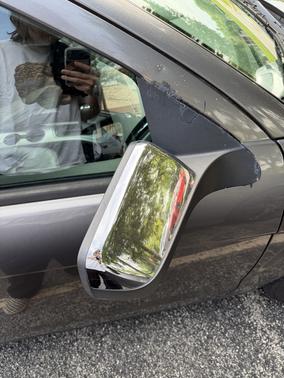 Gray 2011 Ford Focus SEL
