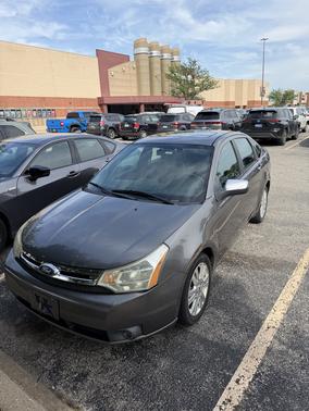 Gray 2011 Ford Focus SEL