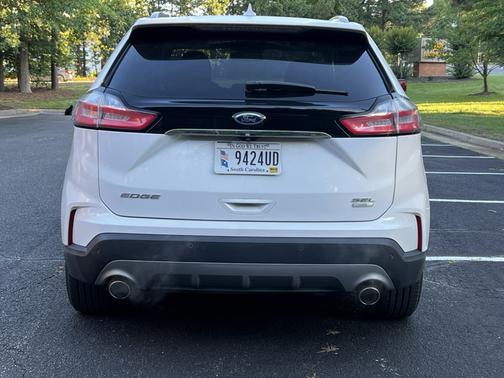 White 2019 Ford Edge SEL