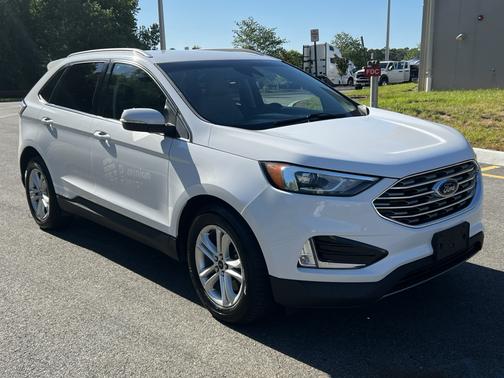 White 2019 Ford Edge SEL
