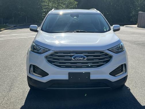 White 2019 Ford Edge SEL