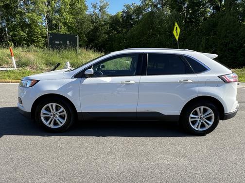 White 2019 Ford Edge SEL