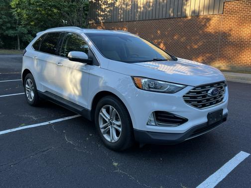 White 2019 Ford Edge SEL