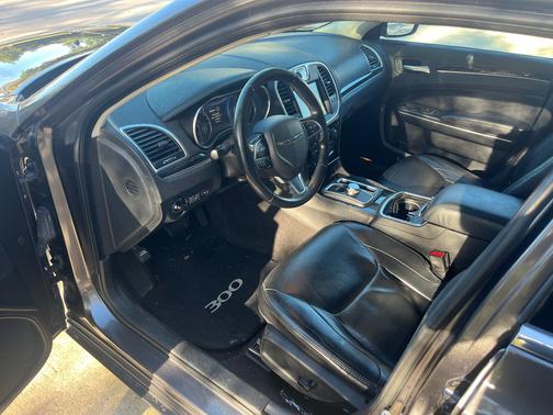 2016 Chrysler 300 Limited