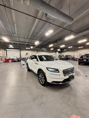 White 2022 Lincoln Nautilus Standard