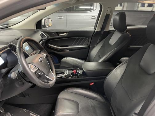 2016 Ford Edge Sport