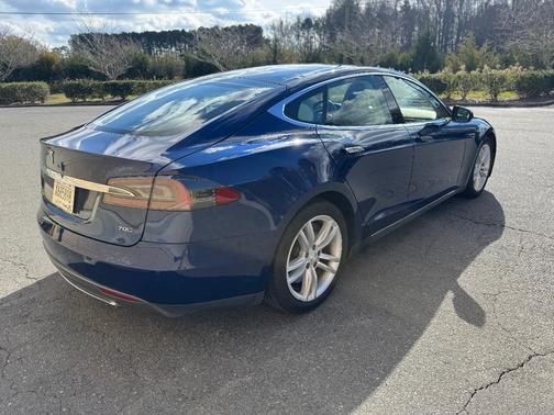2015 Tesla Model S 70D