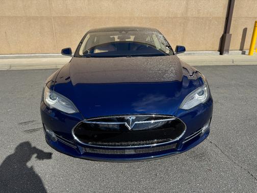 2015 Tesla Model S 70D