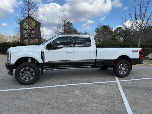 White 2024 Ford F-250 King Ranch