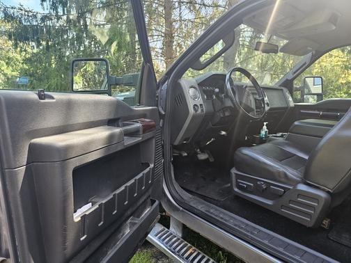 Gray 2009 Ford F-250 Lariat Super Duty SuperCab
