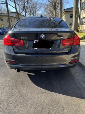 Photo 1 of 6 of 2018 BMW 320 i xDrive