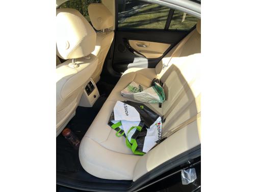 Photo 6 of 6 of 2018 BMW 320 i xDrive