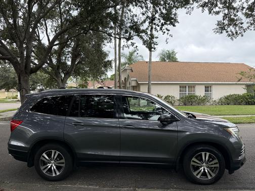 Gray 2016 Honda Pilot EX-L