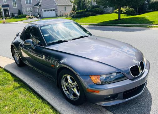 Gray 1999 BMW Z3 2.3 Roadster