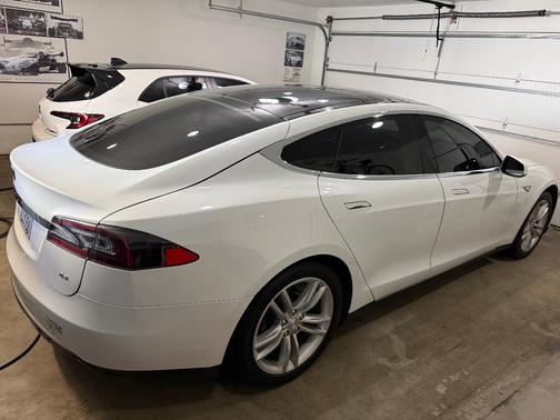 2013 Tesla Model S Base