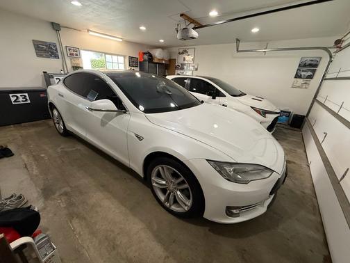 2013 Tesla Model S Base