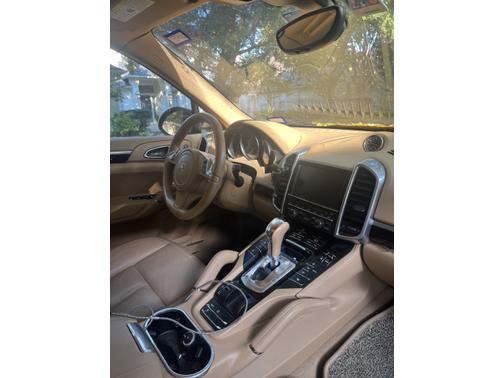 2014 Porsche Cayenne Cayenne Platinum Edition