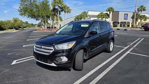 Black 2018 Ford Escape SE