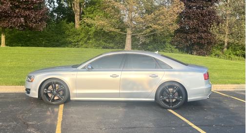 2013 Audi S8 4.0T