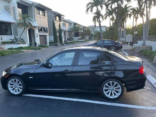 Black 2011 BMW 328 i