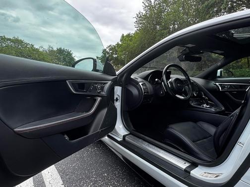 White 2018 Jaguar F-TYPE R-Dynamic