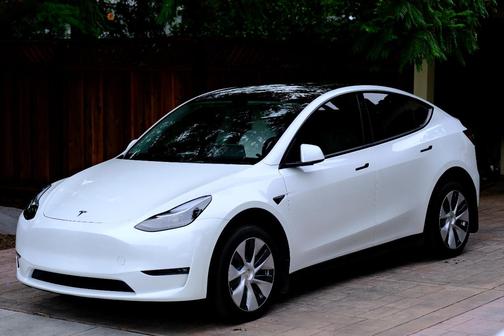 White 2023 Tesla Model Y Long Range