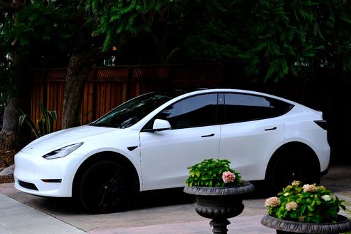 White 2023 Tesla Model Y Long Range