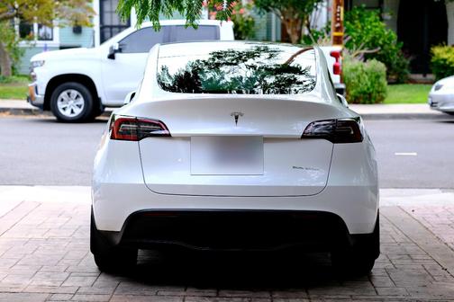 White 2023 Tesla Model Y Long Range