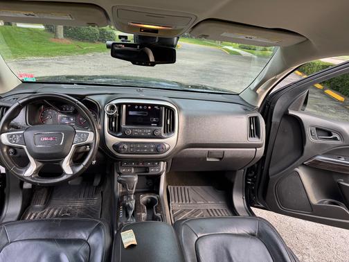 Black 2016 GMC Canyon SLT