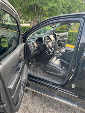 Black 2016 GMC Canyon SLT