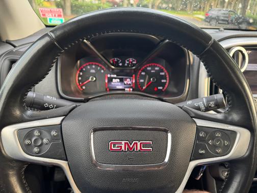 Black 2016 GMC Canyon SLT