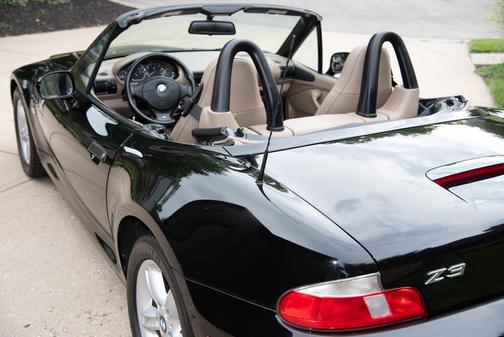 Black 2001 BMW Z3 2.5i Roadster