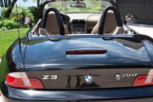 Black 2001 BMW Z3 2.5i Roadster