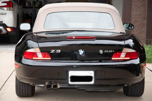 Black 2001 BMW Z3 2.5i Roadster