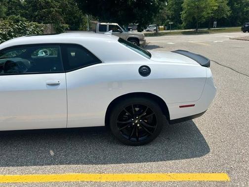 White 2017 Dodge Challenger R/T