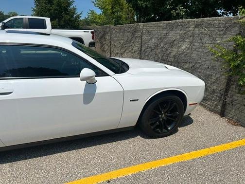 White 2017 Dodge Challenger R/T