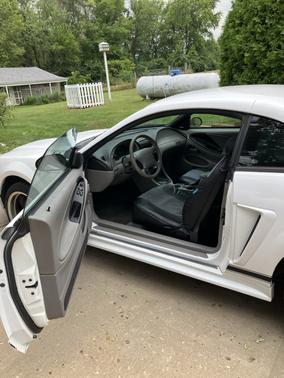 2001 Ford Mustang Premium