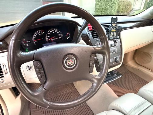 2009 Cadillac DTS 1SB