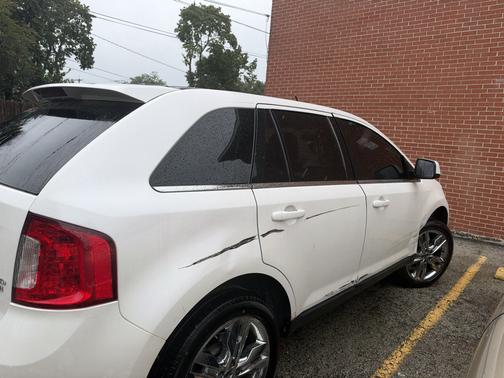 White 2011 Ford Edge Limited