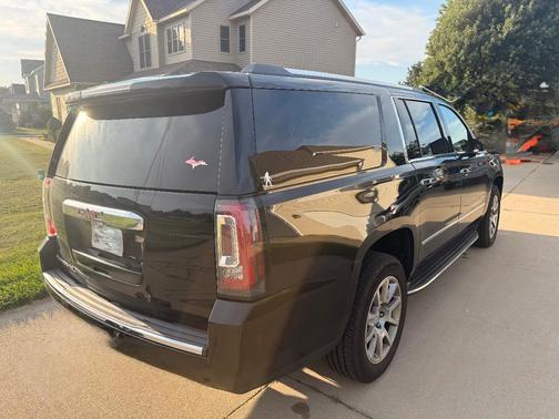 Black 2020 GMC Yukon XL Denali