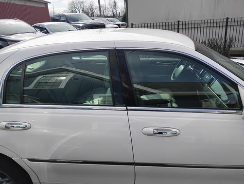 2009 Lincoln Town Car Signature Limited