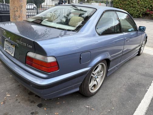 1999 BMW 323 iS