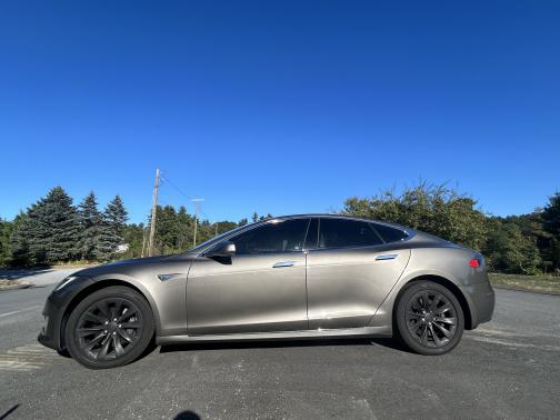 2016 Tesla Model S 90D