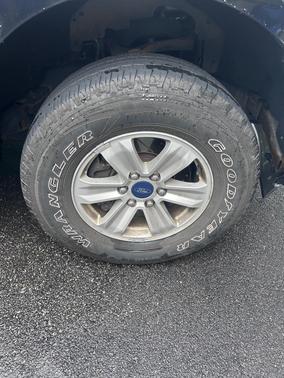 Black 2017 Ford F-150 XLT